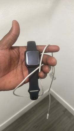 Apple Watch SE with Charger