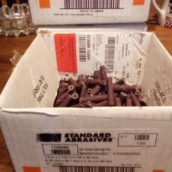STANDARD ABRASIVES

QTY

100

705686

A/O Straight Cartridge Roll-
1/4 in x 1-1/2 in x 1/8 in//80 Grit

//6.35 mm x 38.1 mm x 3.