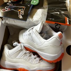 Citrus Jordan 11’s Size 5.5 Men Or 7 Women 