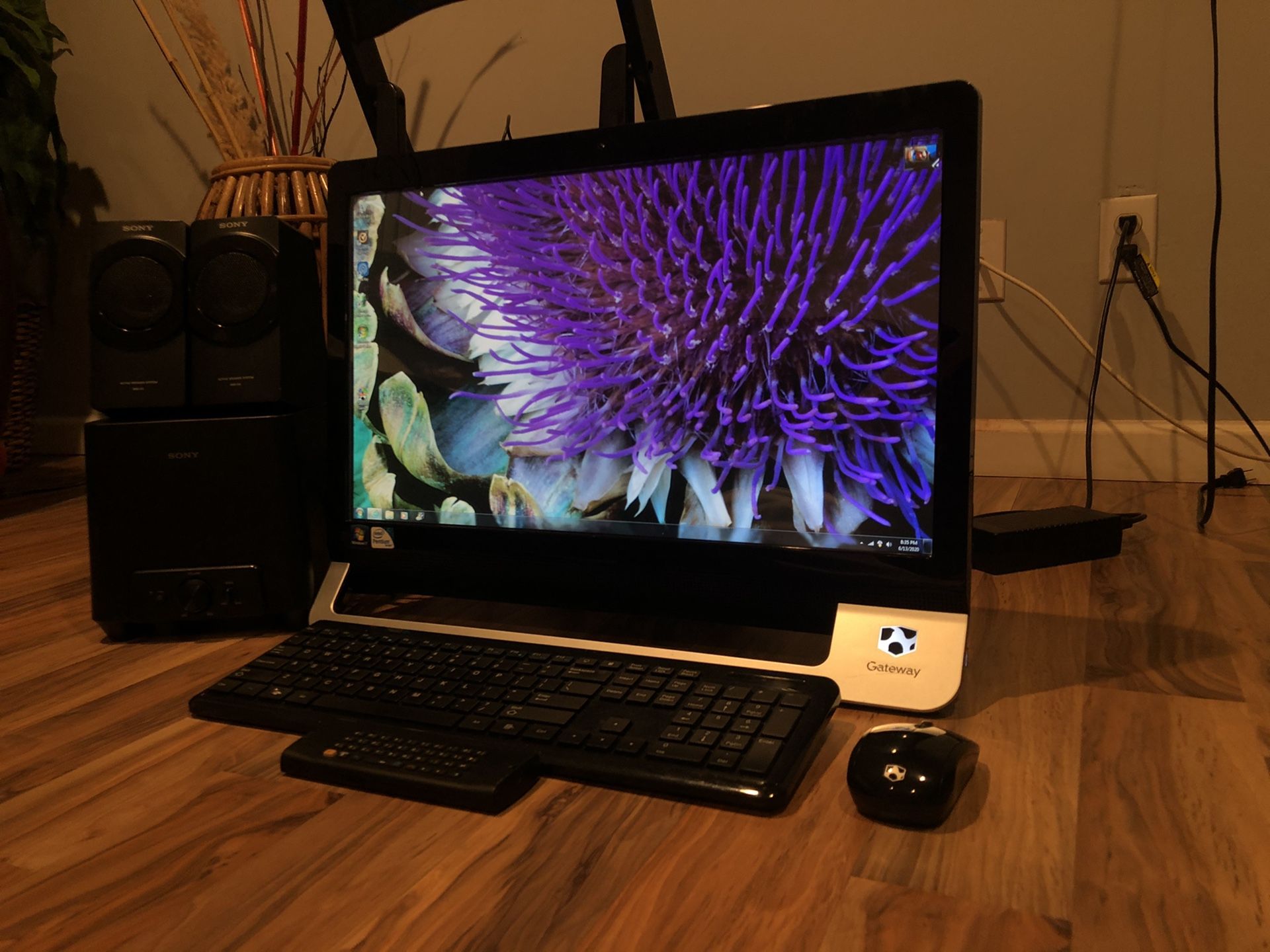 Gateway touch computer, model zx6971