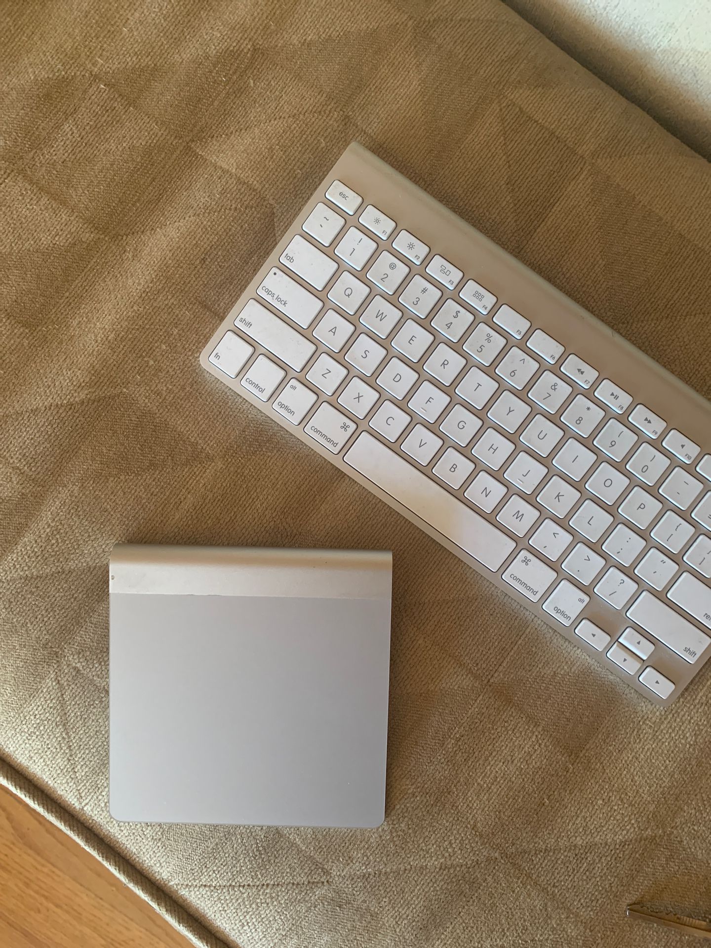 Apple Wireless Keyboard and Magic Mouse Pad