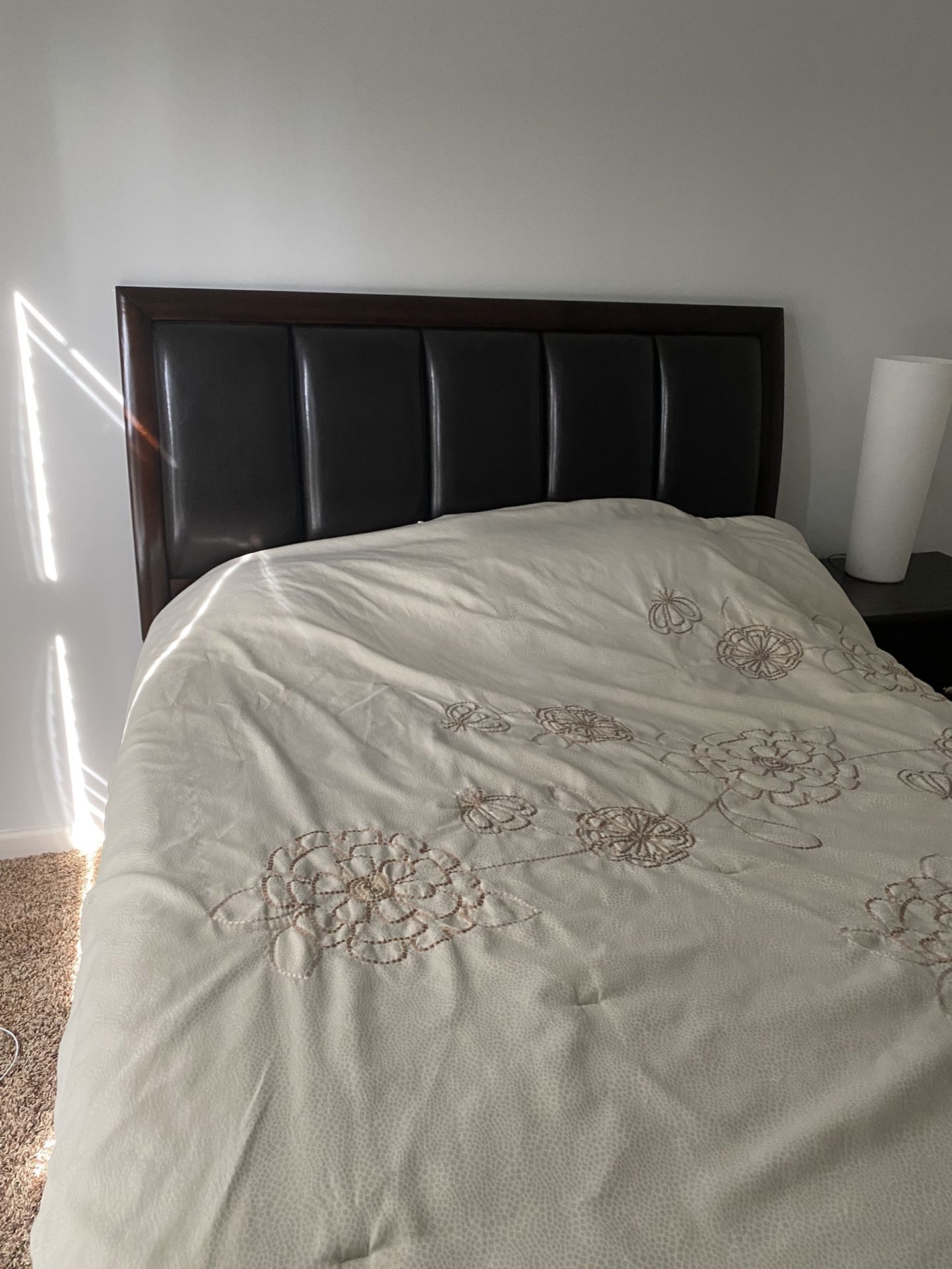 Queen Size Bedroom Set For Sale