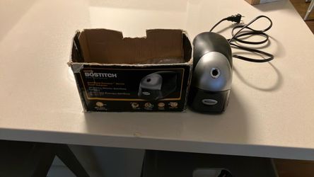 Electric pencil sharpener