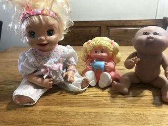 3 muñecas