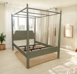 Queen Size Green Canopy Bed