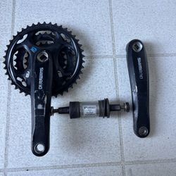 Shimano Triple Crankset  42/32/22 T 175mm  Bottom Bracket  68-73mm