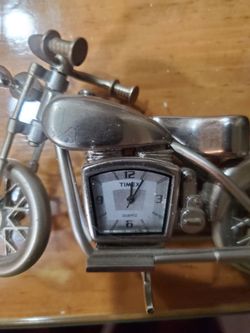 Harley Davidson lighter and clock