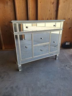 Modern Accent Cabinet
Mirror Cabinet💓💓💓