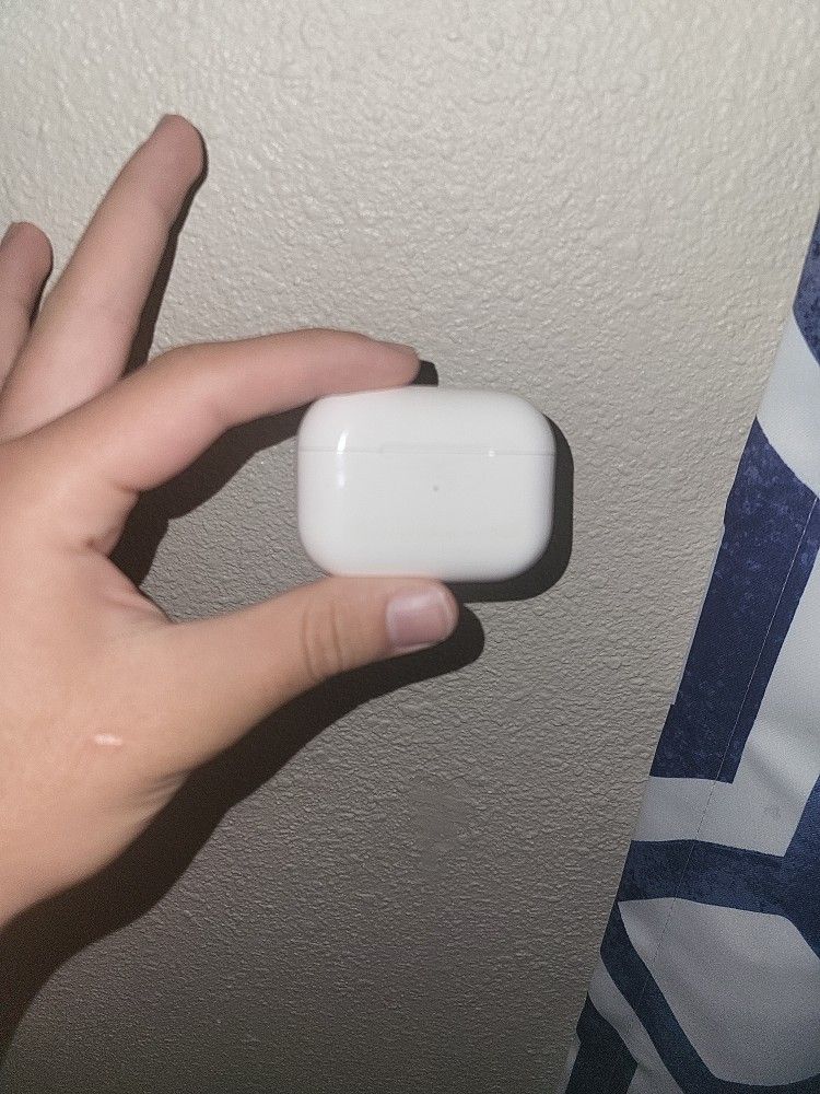 AirPods Pro (1st Generation) – Great Condition, Fully Working