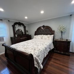 Raymour & Flanigan Wilshire 4pc. Bedroom Set