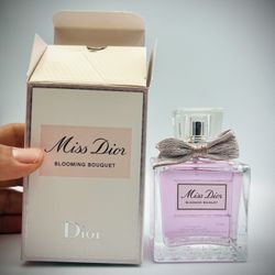 Se vende Perfume Miss Dior - 100ml