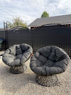 Large patio chairs / papasan chairs