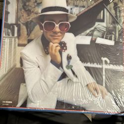 33 Vinyl Records, Including The Beatles White Album