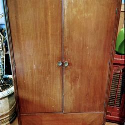 Beautiful Solid Cherry Wood Broyhill Chest Closet