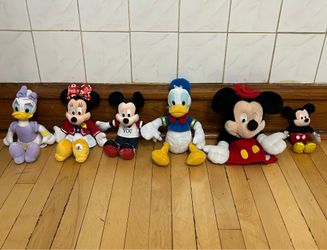 Toddler/kids Disney Store Mickey Mouse and friends bundle