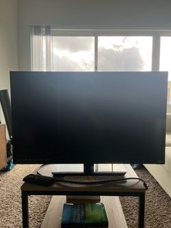 31.5 inch Vizio Tv with remote