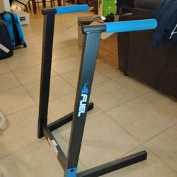 WEIGHT LIFTING EXERCISE EQUIPMENT