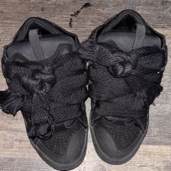 lavin curbs all black size 8