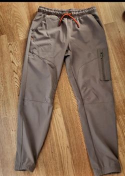 Pantalón para niño es muy llamativo y tambien tenemos en color negro.