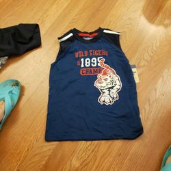 Oshkosh B'gosh - $5