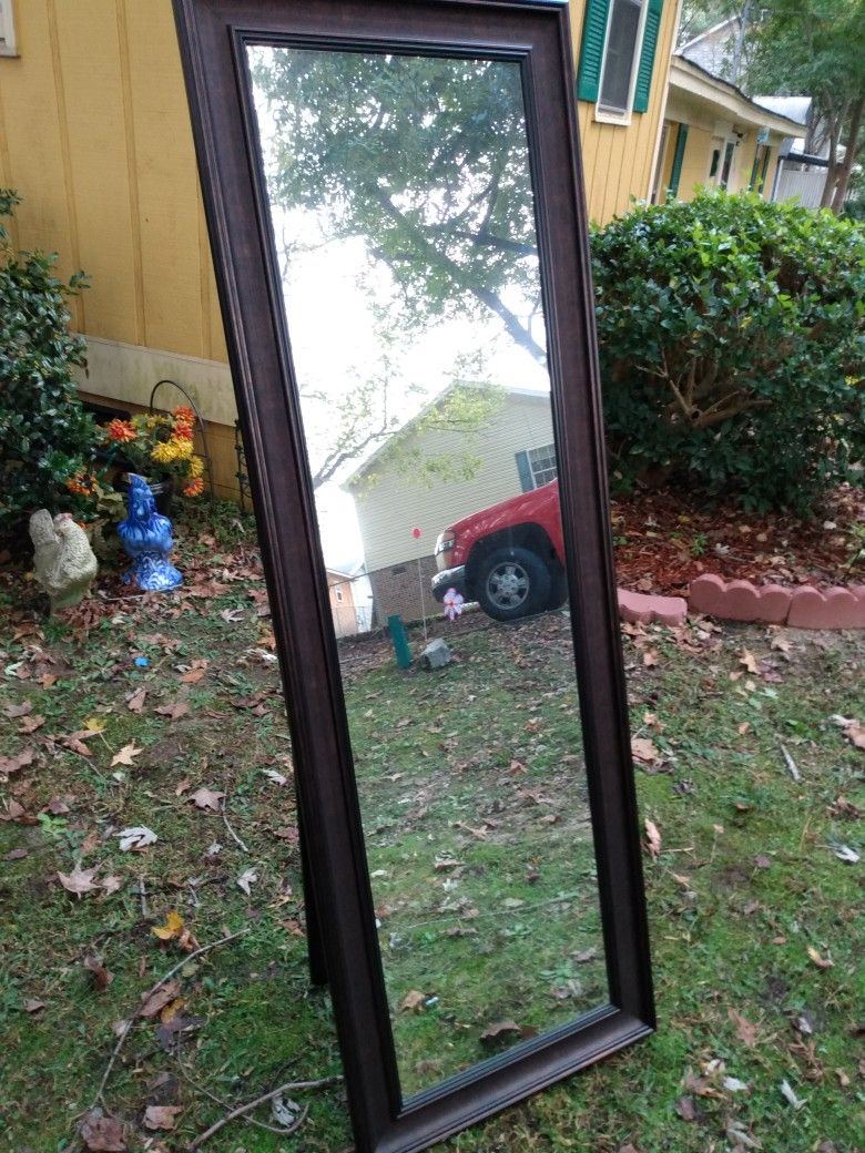 2 Matching Floor Mirrors With Built In Stands