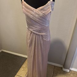 Women's ADRIANNA PAPELL gown Rose Gold Size 8  Metallic Off-shoulder.  #glamour #party #eveningwear Alterations were made, made it shorter  In excelle