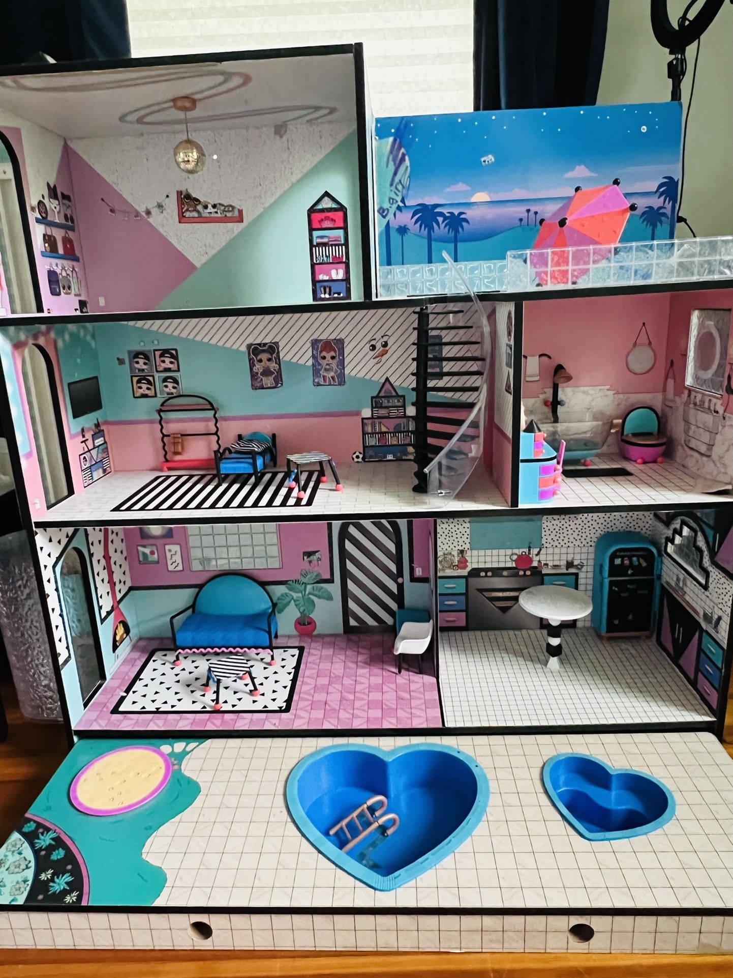Large Doll House 