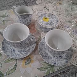 Tea cups set