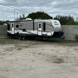 2019 Jayco 32 Ft $19.000  Obo