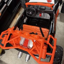 Dynacraft  Ride On Car