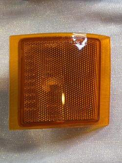 DEPO (contact info removed)R-US Right Amber Side Marker Light Chevy C/K Tahoe Suburban