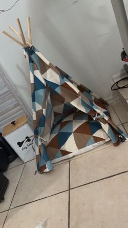 Bed pet teepee for Small-breed dogs/ puppy’s or cats New ( 2 available ) $10 each