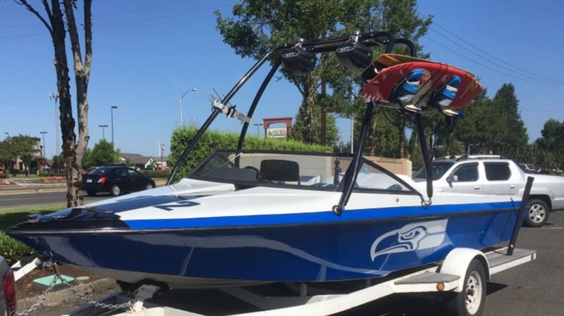 1991 Blue Water Pro Am Skier ski Boat (Seahawks Version)