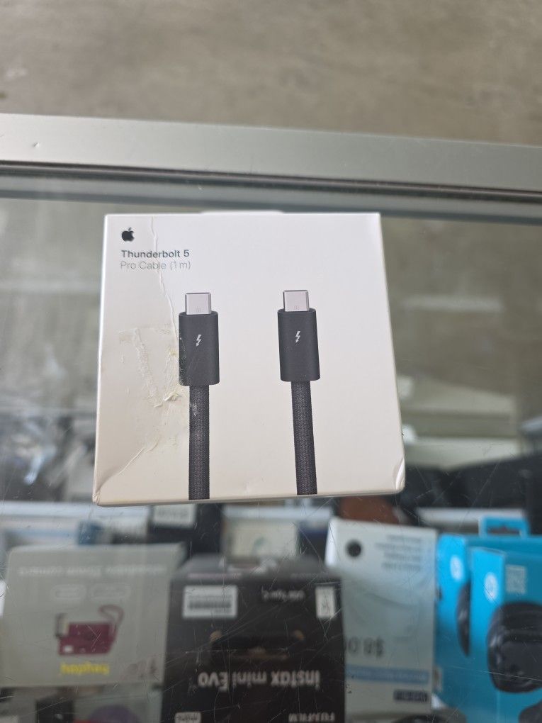 Apple Thunderbolt 5 Pro Cable 1m