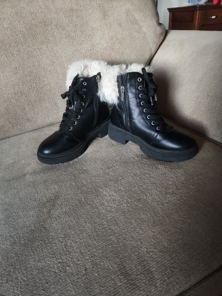 Vince Camuto Big Girl Lace Up Ankle Boots With White Box Fur
