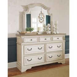 Ashley Furniture Realyn 7-Drawer Dresser & Mirror