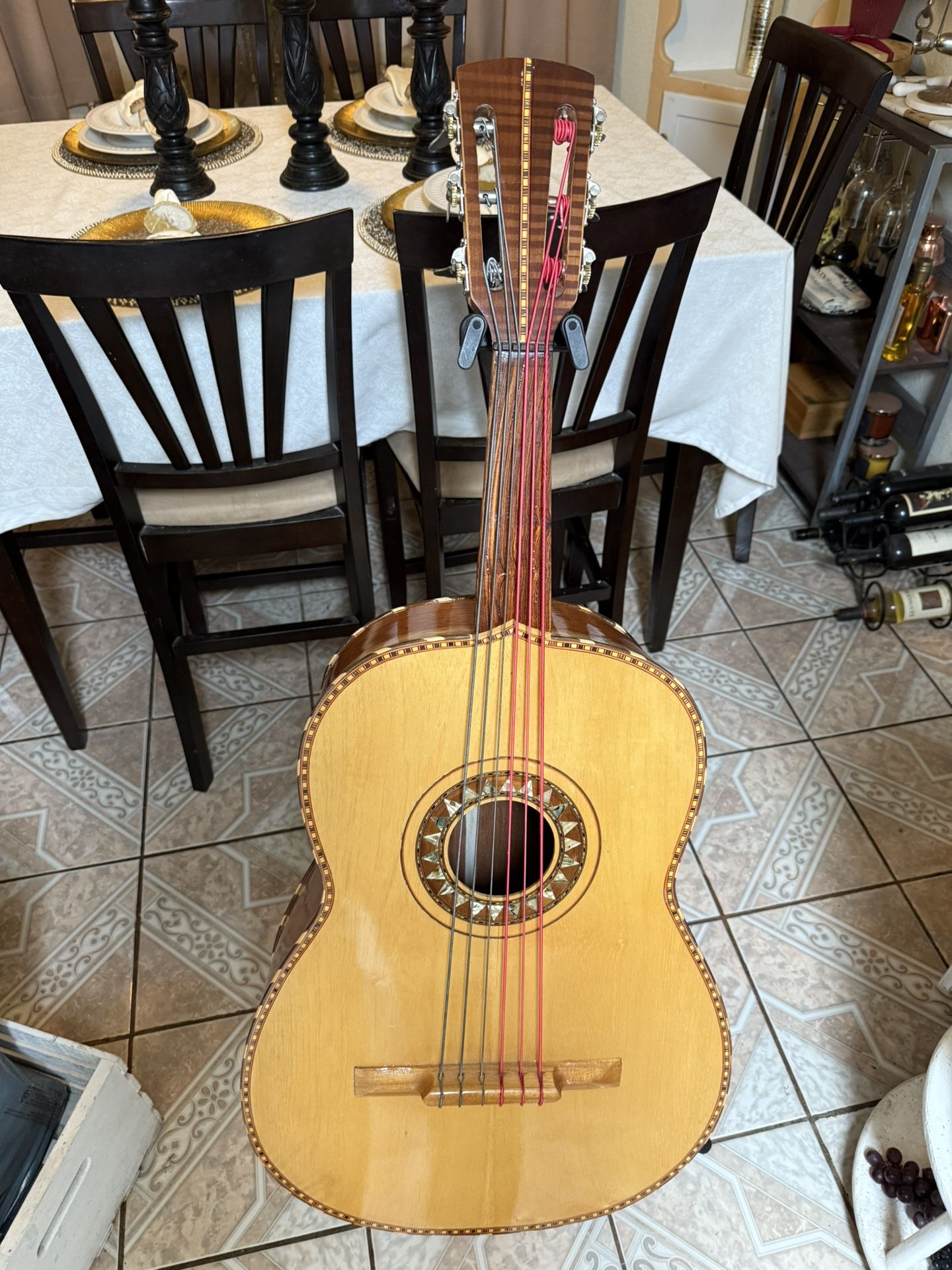 Guitarron De Mariachi