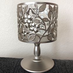 Dogwood Pedestal 3-Wick Candle Holder 