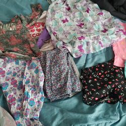 ropa de niña de 2 años.. gratis