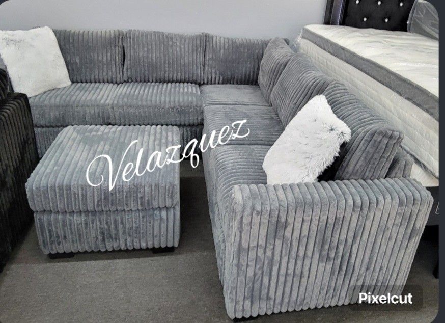 ✅️✅️4-Piece Sectional Set W/ Ottoman✅️