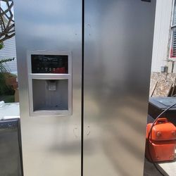 Refrigerator  Dishwasher  Stove