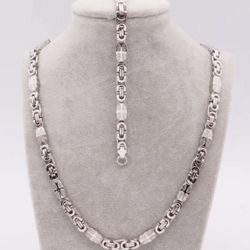Stainless Steel Interlace Silver Necklace And Bracelet Jewelry Set