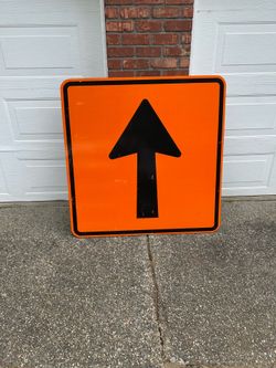 Arrow construction sign.