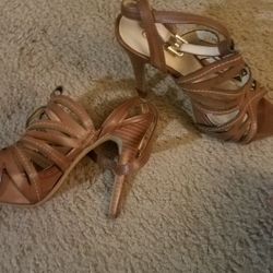 Guess Size 7