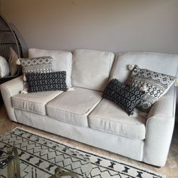 Couch With Pull Out Bed/Sofa Bed