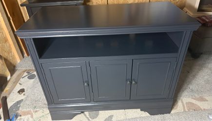Tv console