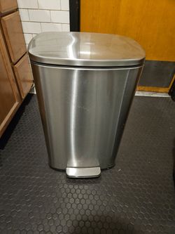 Stainless stell trash can