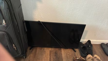 TV BROKEN$50