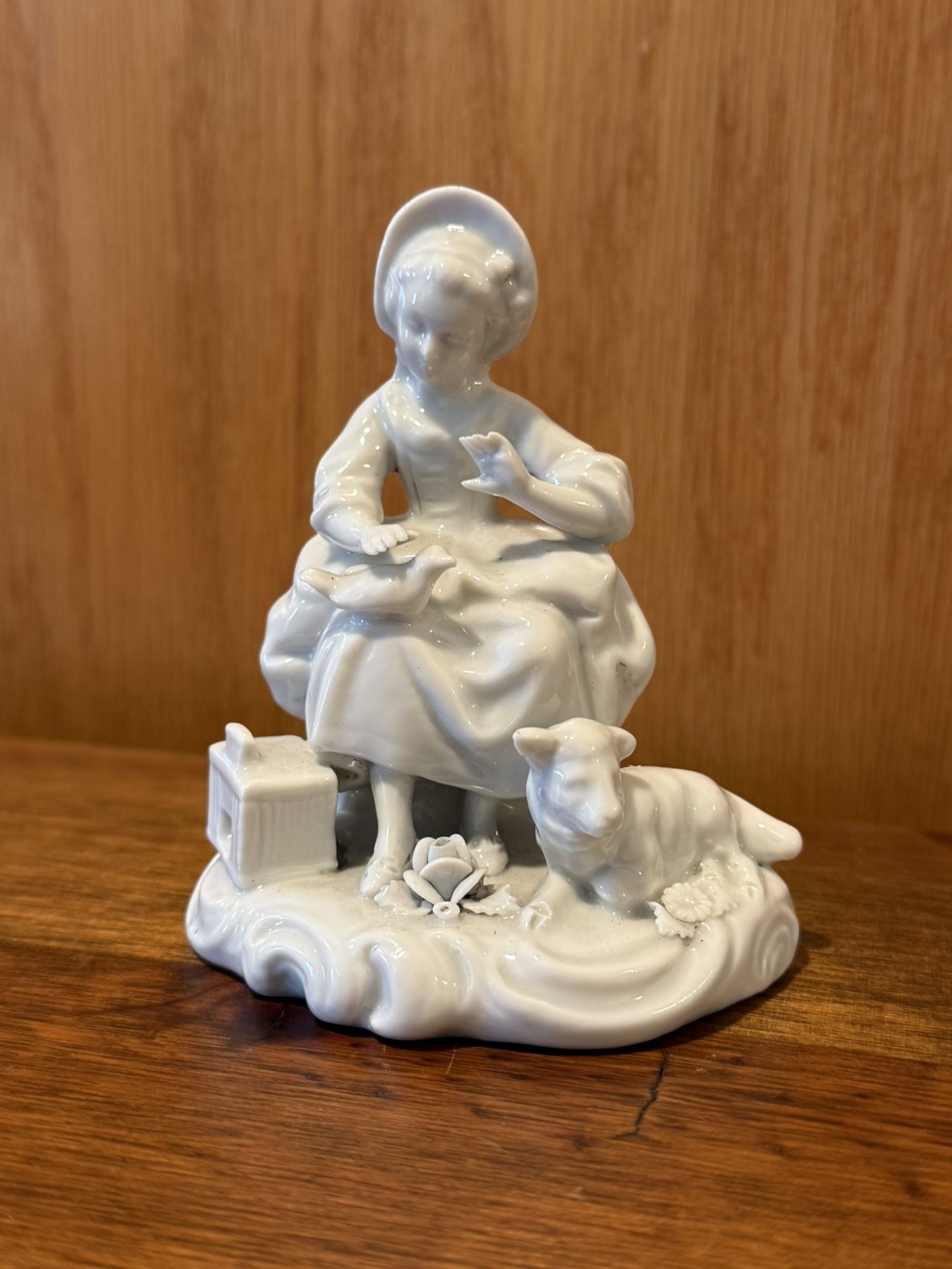 1910c MEISSEN PORCELAIN SAXE FIGURINE STATUE GIRL WITH THE LAMB 3.5”