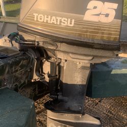 Tohatsu/Nissan 25 Hp Outboard Tiller